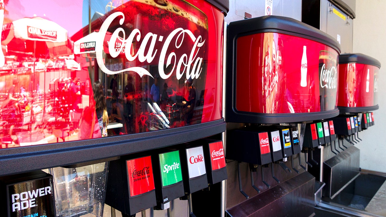 Costco members divided over food court switch from Pepsi to Coke products | Fox Business