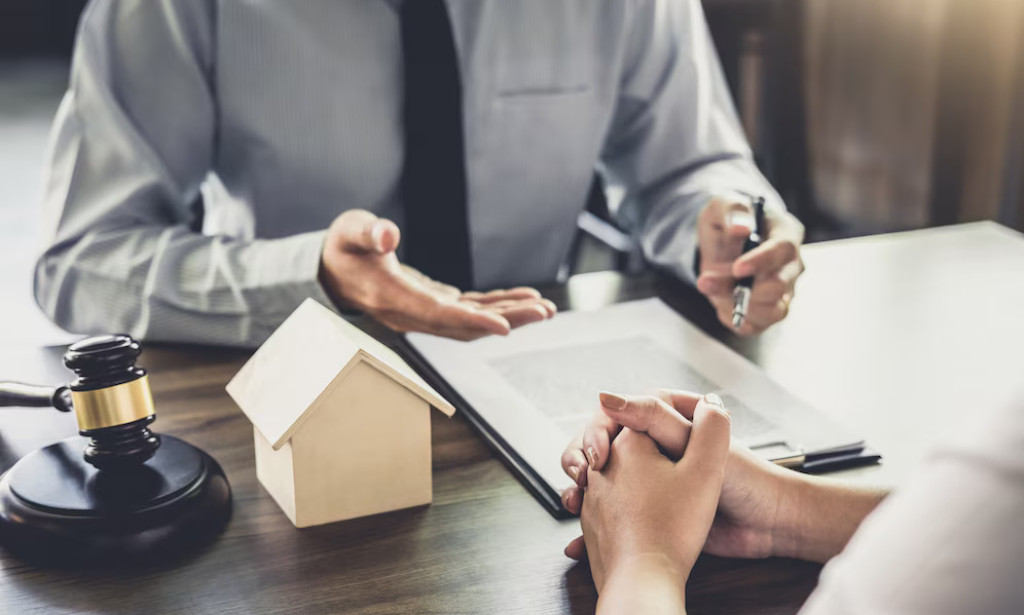 How Dwarka Court Lawyers Handle Property Dispute Cases