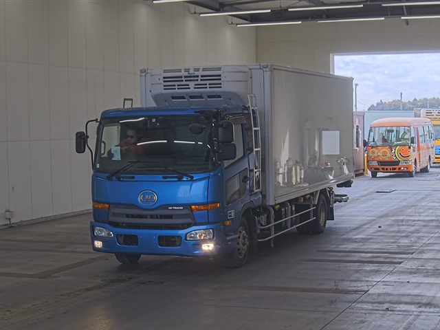 Refrigerated vs Freezer Trucks: Which Option Best Fits Your Needs?