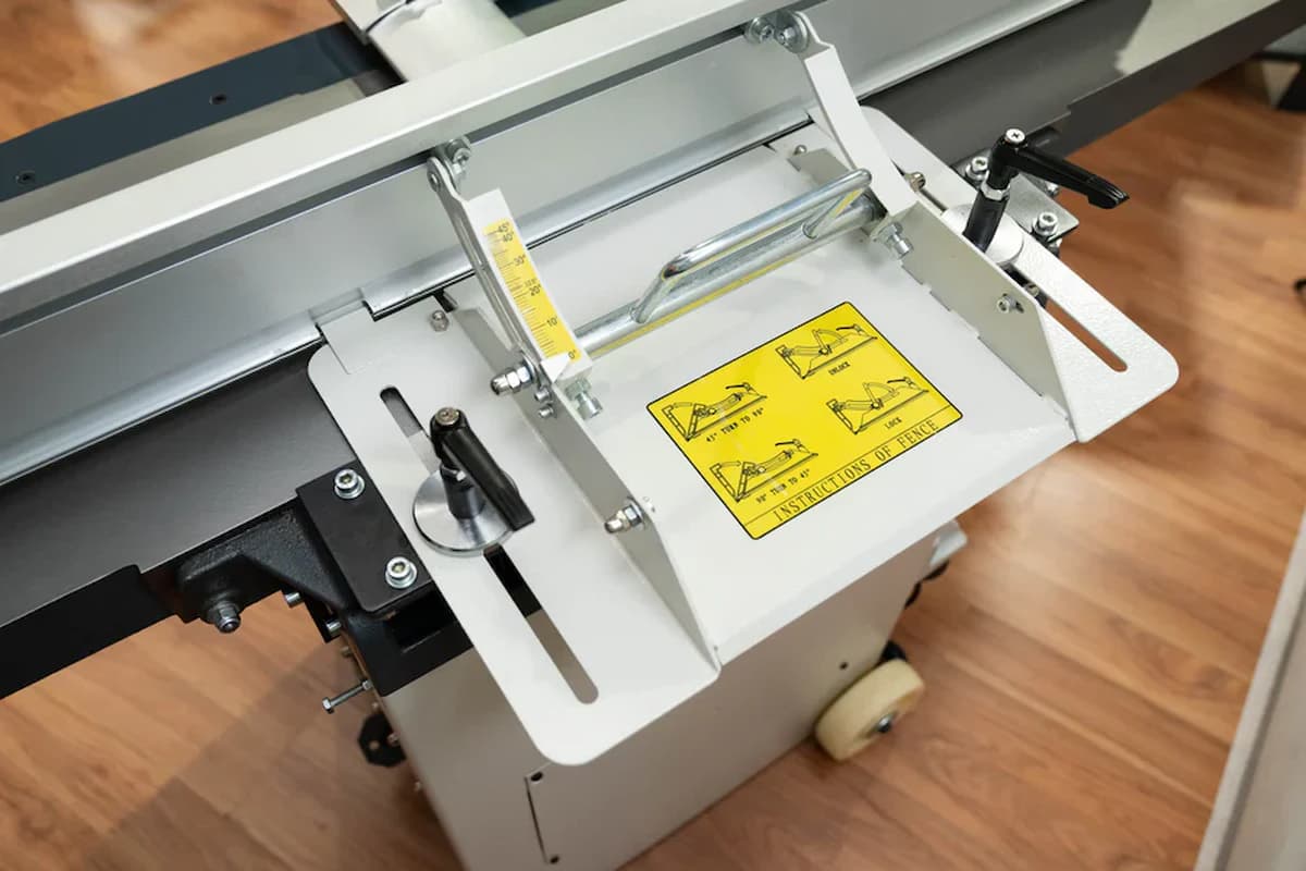 Taming Twisted Timber: A Guide to Choosing a Joiner Wood Tool – Vibe Sphere