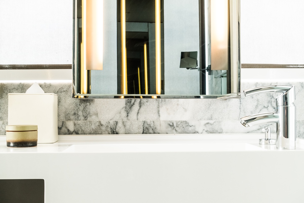 Practical and Stylish: Modern Bathroom Mirror Cabinets