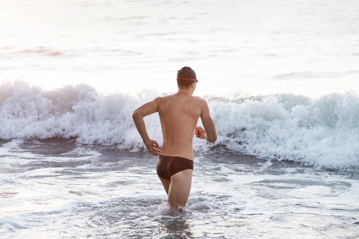 Men’s Swim Thongs Explained: Benefits, Trends, and How to Choose - Editors Top