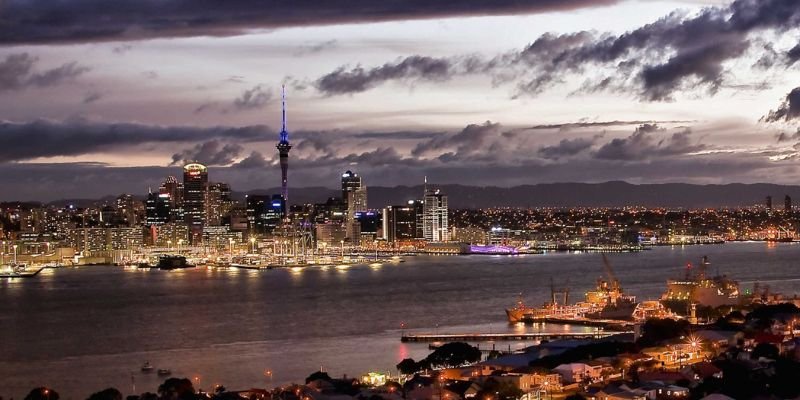 Qantas Airways Auckland Office in New Zealand +1-866-829-1080