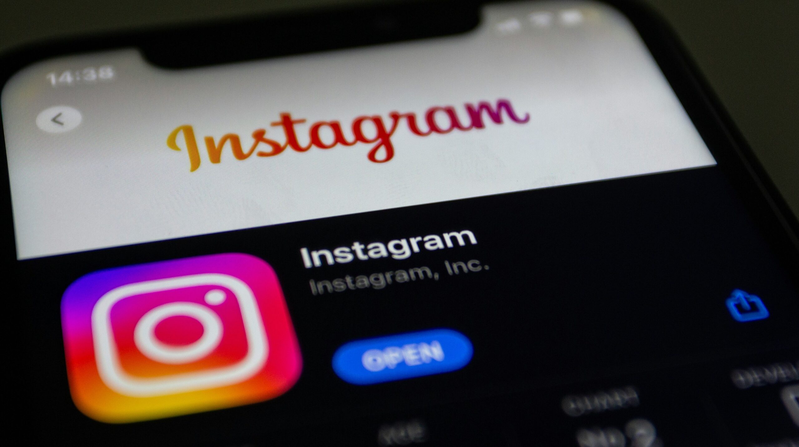 Instagram Instants App: The New Snapchat for Disappearing Photos - SparkNherd
